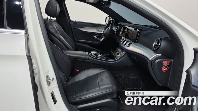 Mercedes-Benz E-Class 2020 — photo 16