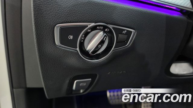 Mercedes-Benz E-Class 2020 — photo 28