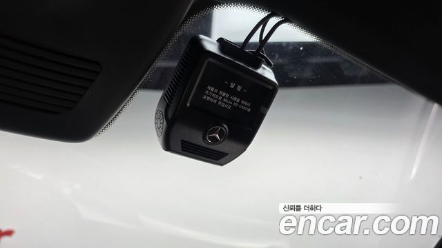 Mercedes-Benz E-Class 2020 — photo 30
