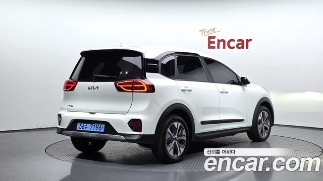 Kia Niro 2023 — photo 2