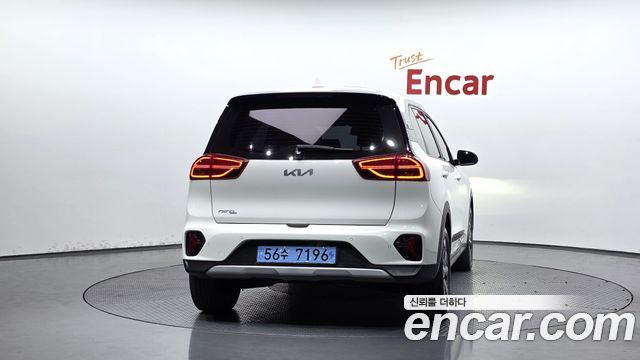 Kia Niro 2023 — photo 4