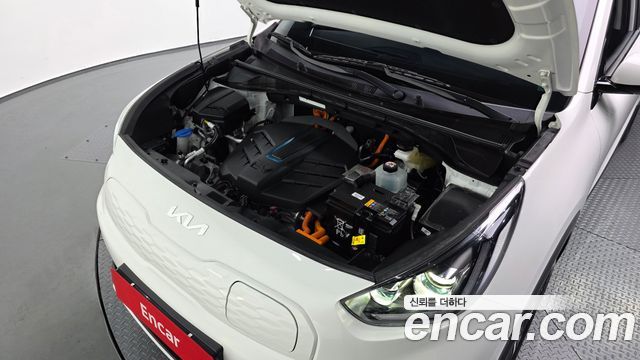 Kia Niro 2023 — photo 6