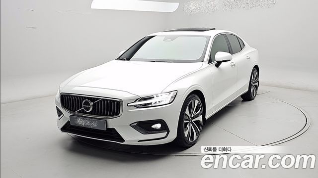 Volvo S60 2024 — photo 1