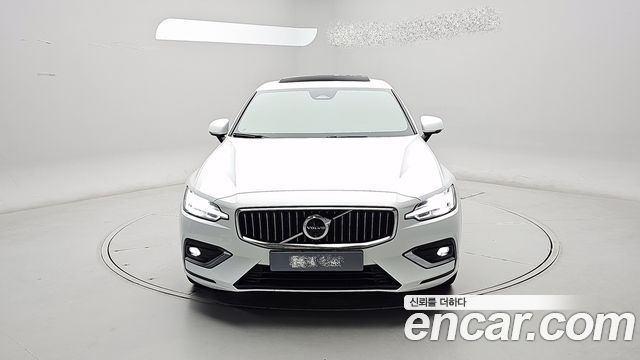 Volvo S60 2024 — photo 2