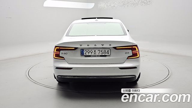 Volvo S60 2024 — photo 3