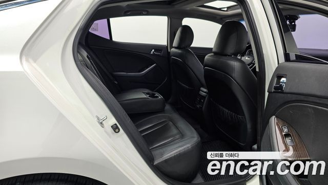 Kia K5 2013 — photo 18