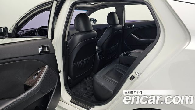 Kia K5 2013 — photo 16