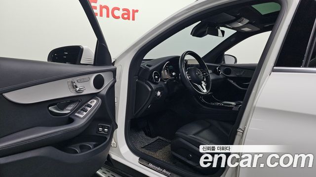 Mercedes-Benz GLC-Class 2021 — photo 10