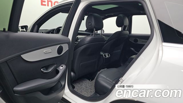 Mercedes-Benz GLC-Class 2021 — photo 11