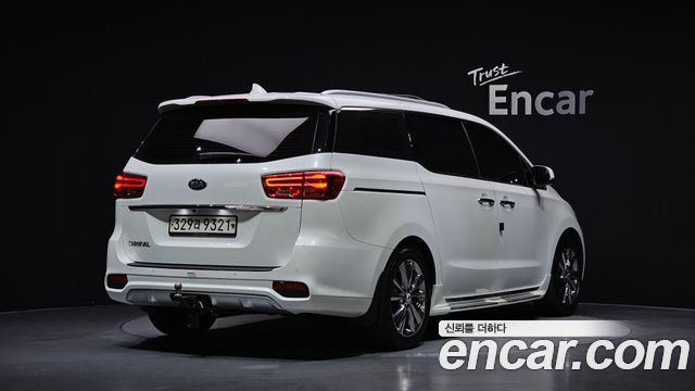 Kia Canival 2019 — photo 2