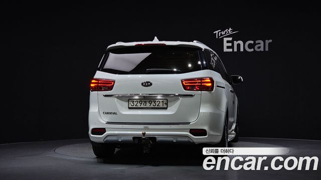 Kia Canival 2019 — photo 4