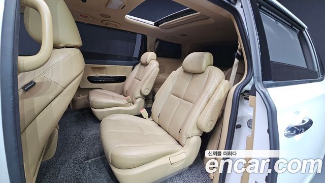 Kia Canival 2019 — photo 18