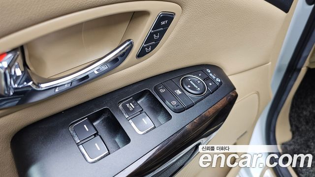 Kia Canival 2019 — photo 22