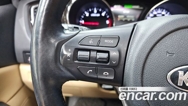 Kia Canival 2019 — photo 24