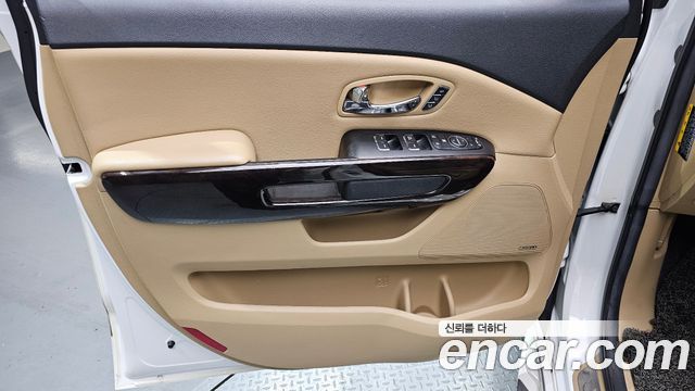 Kia Canival 2019 — photo 14