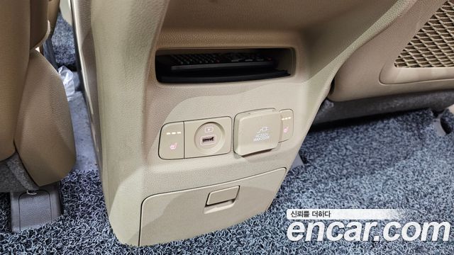 Kia Canival 2019 — photo 31