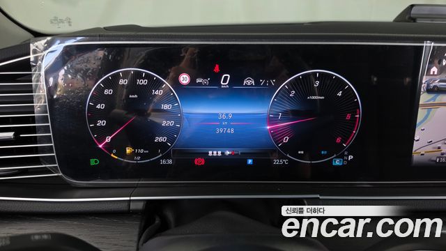 Mercedes-Benz GLE-Class 2024 — photo 11