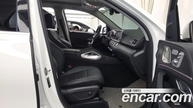 Mercedes-Benz GLE-Class 2024 — photo 17