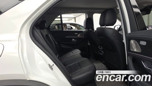 Mercedes-Benz GLE-Class 2024 — photo 18
