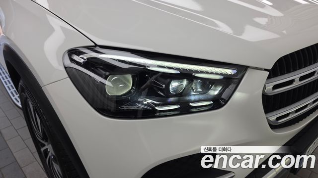Mercedes-Benz GLE-Class 2024 — photo 8