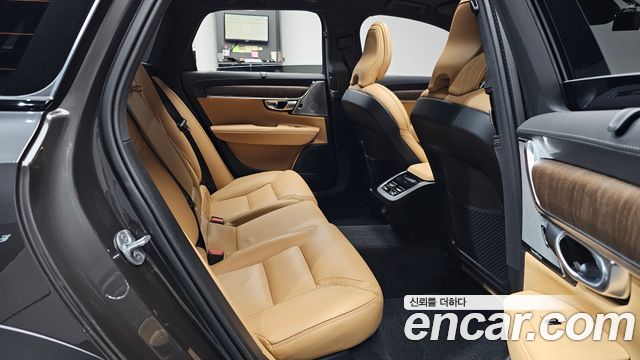 Volvo V90 2024 — photo 18