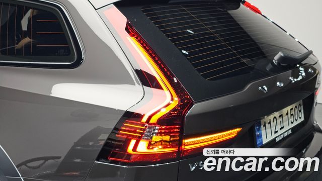 Volvo V90 2024 — photo 9