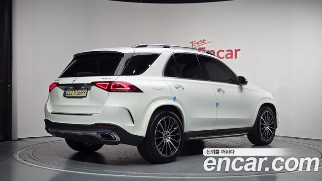 Mercedes-Benz GLE-Class 2021 — photo 2