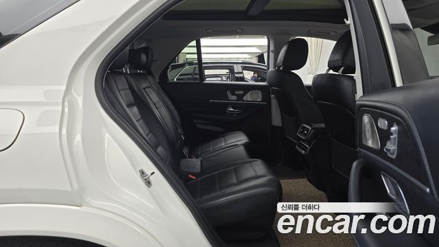 Mercedes-Benz GLE-Class 2021 — photo 11