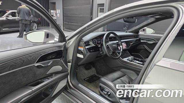 Audi A8 2020 — photo 10