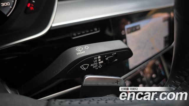 Audi A8 2020 — photo 13