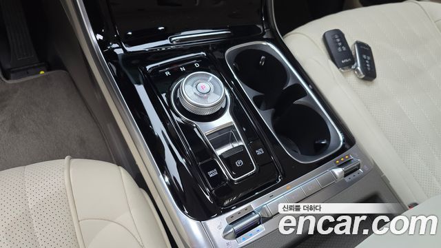 Kia Canival 2023 — photo 12