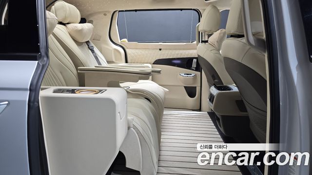 Kia Canival 2023 — photo 17