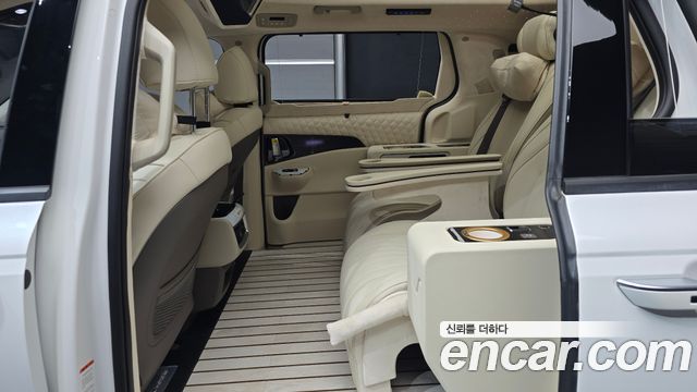 Kia Canival 2023 — photo 18