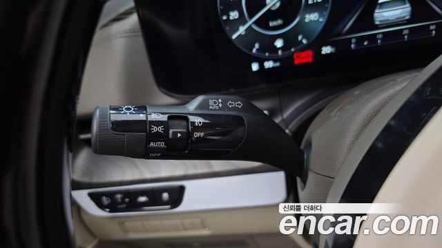 Kia Canival 2023 — photo 26
