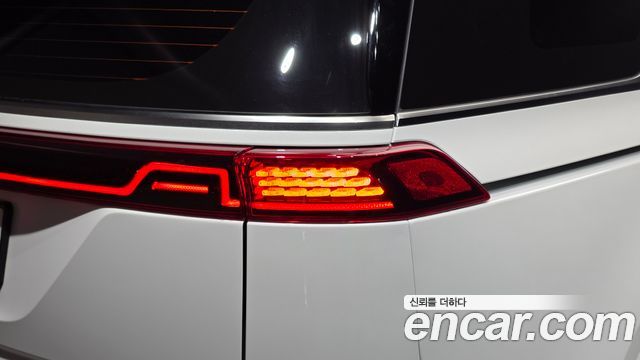 Kia Canival 2023 — photo 9