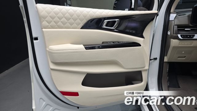 Kia Canival 2023 — photo 14