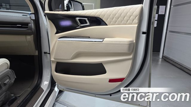 Kia Canival 2023 — photo 15