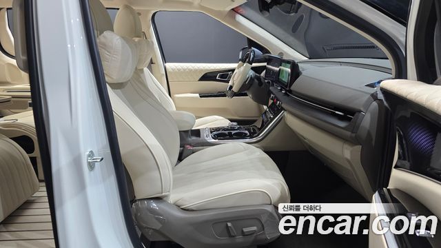 Kia Canival 2023 — photo 16