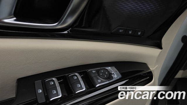 Kia Canival 2023 — photo 28