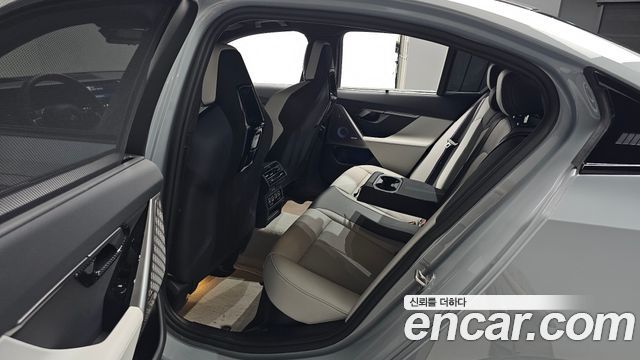BMW M5 2026 — photo 18