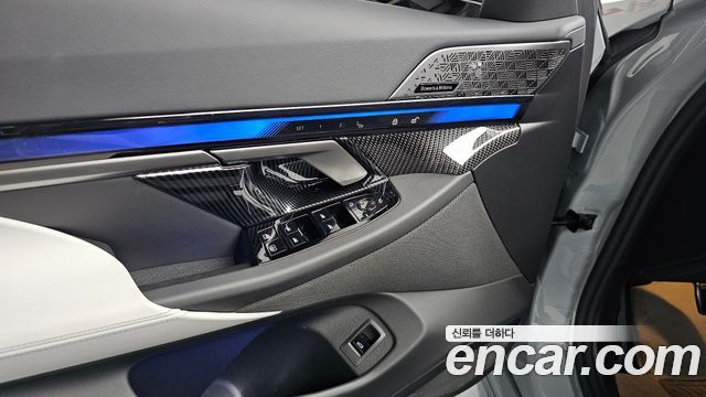 BMW M5 2026 — photo 38
