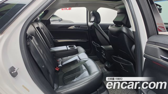 Lincoln MKZ 2015 — photo 11