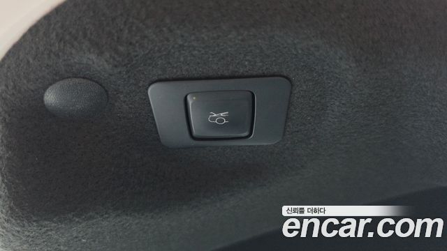 Lincoln MKZ 2015 — photo 17