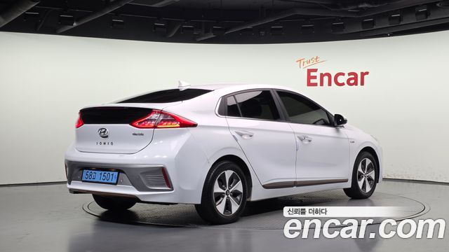 Hyundai Ioniq 2018 — photo 2