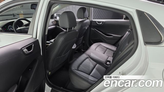 Hyundai Ioniq 2018 — photo 12