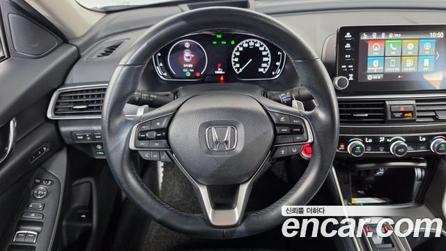 Honda Accord 2018 — photo 18