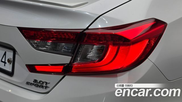 Honda Accord 2018 — photo 9
