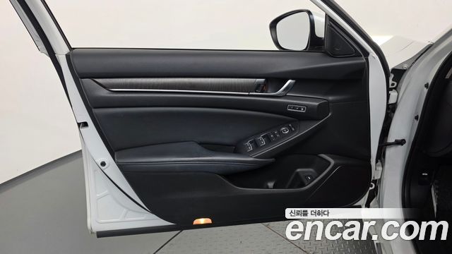 Honda Accord 2018 — photo 14