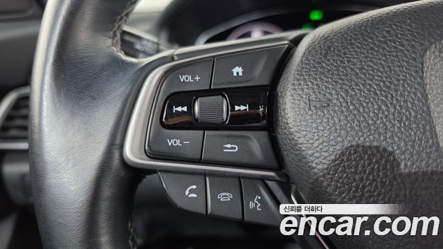 Honda Accord 2018 — photo 31
