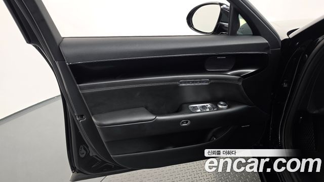 Genesis G90 2023 — photo 14